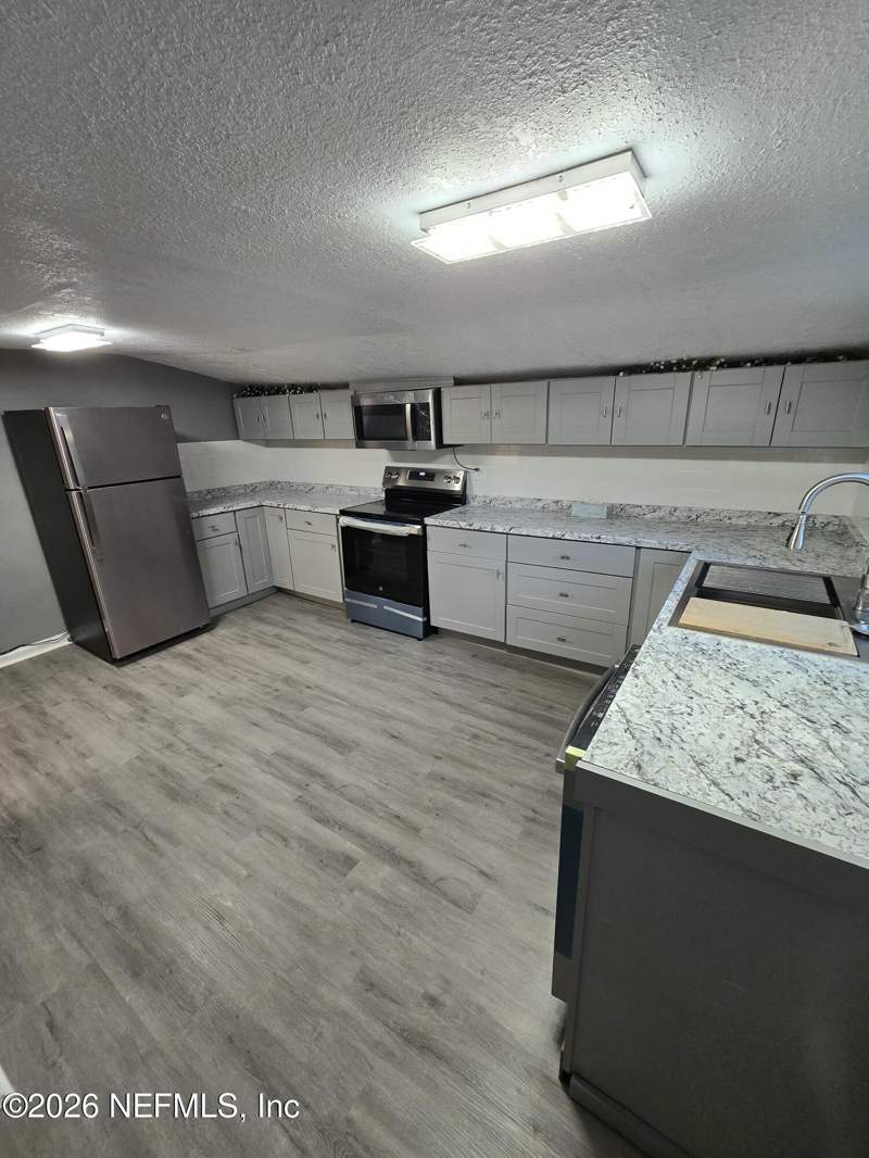 2 bedroom Single Family Residence at 646 N Church Street, Micanopy Livingstons Addn, Starke — photo 2