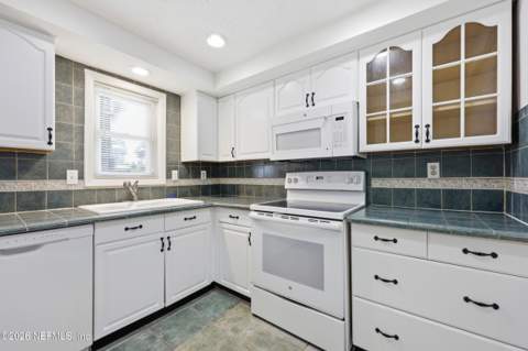 695 A1A #83, Ponte Vedra Beach FL - photo 7 of 29
