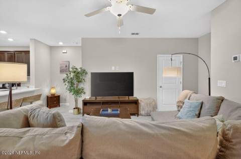 2608 Sandy Dune Drive, Jacksonville FL - photo 8 of 47
