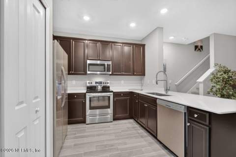 2608 Sandy Dune Drive, Jacksonville FL - photo 17 of 47