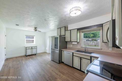 7880 Rondeau Drive, Jacksonville FL - photo 9 of 22