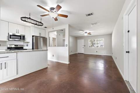 2183 Cypress Landing Drive, Jacksonville FL - photo 13 of 34