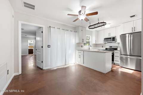 2183 Cypress Landing Drive, Jacksonville FL - photo 15 of 34