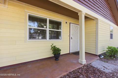 2183 Cypress Landing Drive, Jacksonville FL - photo 7 of 34