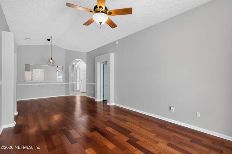 3 bedroom Single Family Residence at 717 Tee Time Lane, Summerchase, Jacksonville — photo 2