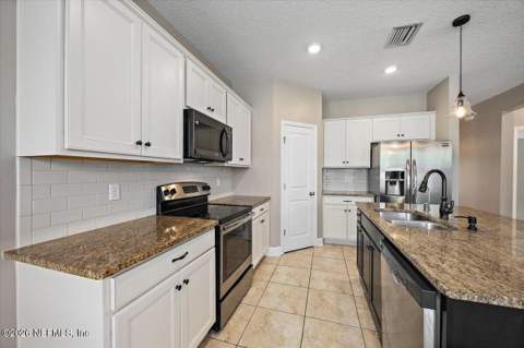 28 Forest Edge Drive, St. Johns FL - photo 10 of 40