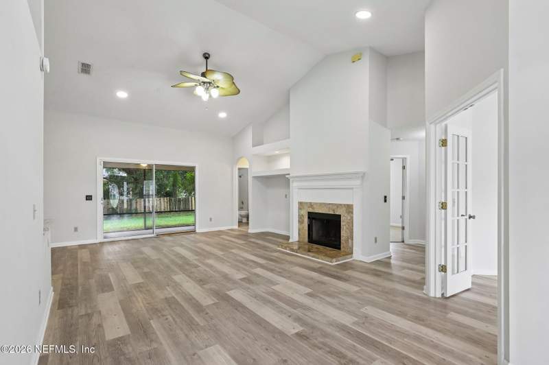 4 bedroom Single Family Residence at 5628 Crest Creek Drive, Sweetwater Creek, Jacksonville — photo 4