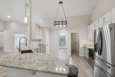 5628 Crest Creek Drive, Jacksonville FL - photo 11 of 42