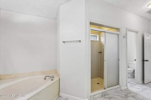 5628 Crest Creek Drive, Jacksonville FL - photo 23 of 42