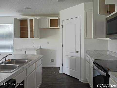 5696 Hollow Birch Drive, Jacksonville FL - photo 7 of 12