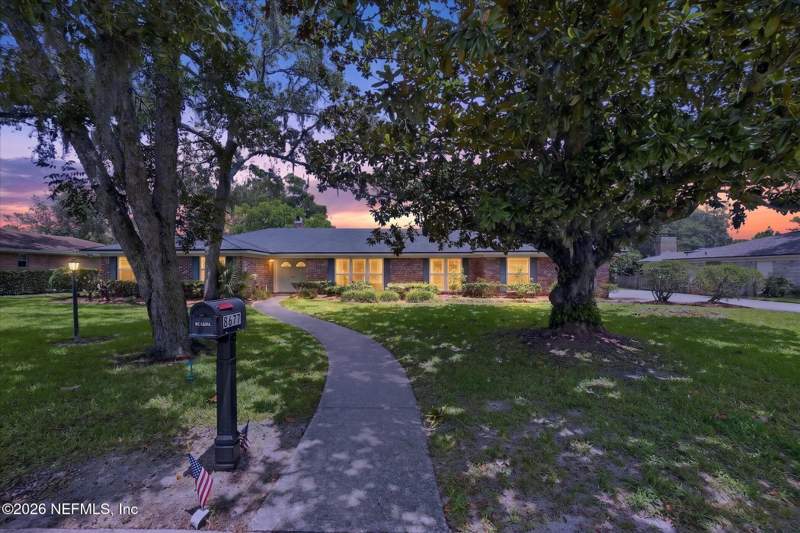 4 bedroom Single Family Residence at 8677 San Servera Drive, Villa San Jose, Jacksonville — photo 2