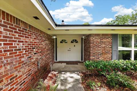 8677 San Servera Drive, Jacksonville FL - photo 11 of 56