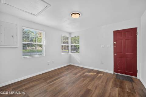 4951 Halls Drive, Jacksonville FL - photo 6 of 28