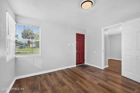 4951 Halls Drive, Jacksonville FL - photo 8 of 28