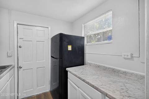 4951 Halls Drive, Jacksonville FL - photo 13 of 28