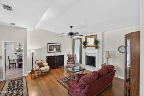 2432 Jose Circle, Jacksonville FL - photo 8 of 74