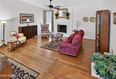 2432 Jose Circle, Jacksonville FL - photo 7 of 74