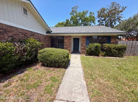 6320 Ian Chad Drive, Jacksonville FL - photo 17 of 18