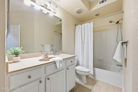 10075 Gate Parkway #305, Jacksonville FL - photo 16 of 33