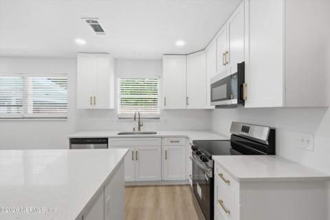 2234 La Valle Drive, Jacksonville FL - photo 13 of 40