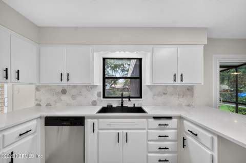4625 Fulton Road, Jacksonville FL - photo 13 of 30