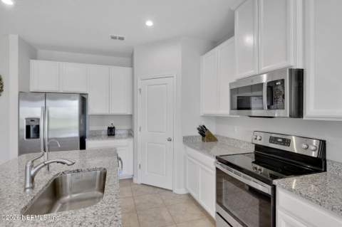 1064 Victoria Hills Court, Jacksonville FL - photo 8 of 57