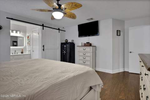 10927 Great Southern Drive, Jacksonville FL - photo 9 of 40