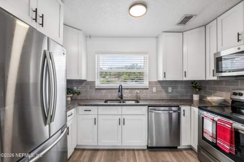 8199 Cholo Trail, Jacksonville FL - photo 9 of 45