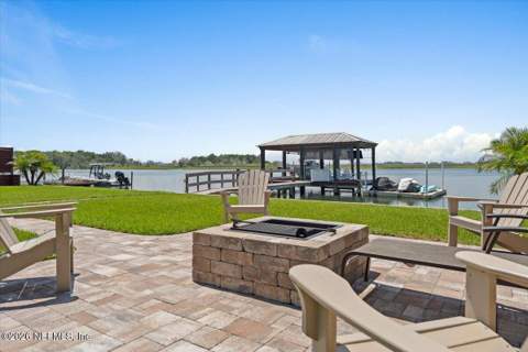 9839 Heckscher Drive, Jacksonville FL - photo 10 of 109