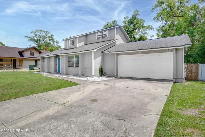 3 bedroom Single Family Residence at 7018 Holiday Hill Court, Holiday Hill Manor, Jacksonville — photo 2