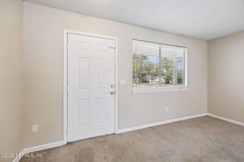 10429 Timber Creek Lane, Jacksonville FL - photo 9 of 37