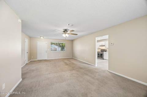 10429 Timber Creek Lane, Jacksonville FL - photo 13 of 37