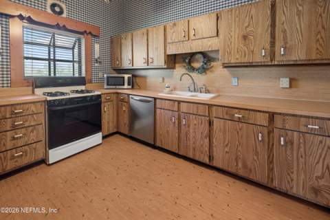 403 S Cherry Street, Starke FL - photo 18 of 45