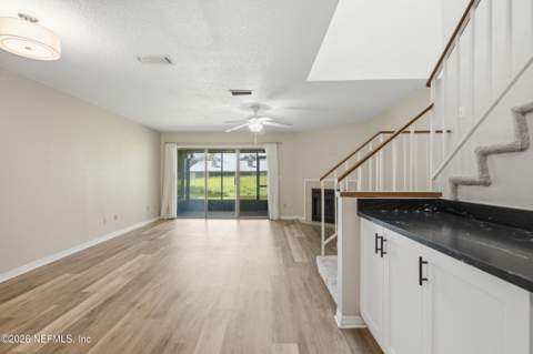 7623 Baymeadows Circle #2022, Jacksonville FL - photo 18 of 48