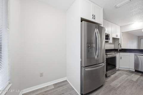 7623 Baymeadows Circle #2022, Jacksonville FL - photo 15 of 48