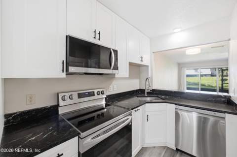 7623 Baymeadows Circle #2022, Jacksonville FL - photo 12 of 48