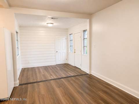 9114 Harrison Avenue, Jacksonville FL - photo 6 of 29