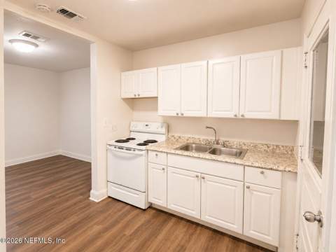 9114 Harrison Avenue, Jacksonville FL - photo 9 of 29