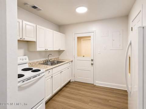 9114 Harrison Avenue, Jacksonville FL - photo 10 of 29