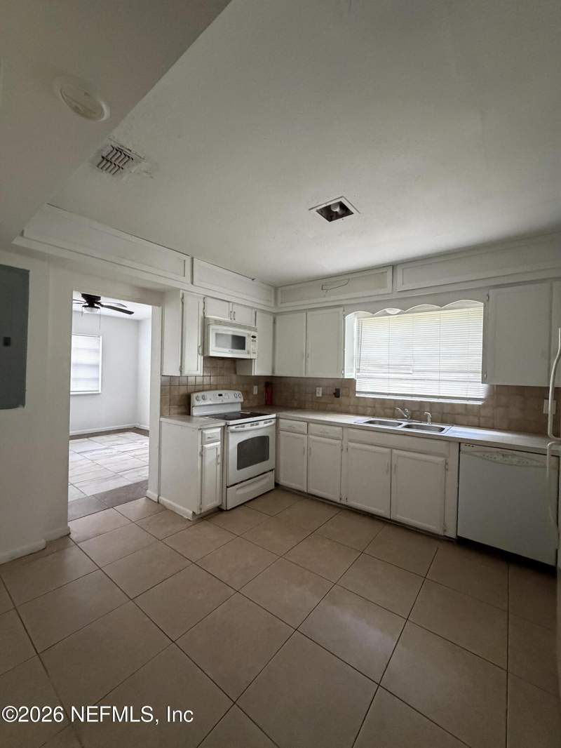 3 bedroom Single Family Residence at 528 Trout River Drive, Panama Park, Jacksonville — photo 3