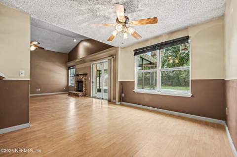 8361 Rockridge Drive, Jacksonville FL - photo 9 of 31