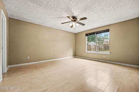 8361 Rockridge Drive, Jacksonville FL - photo 17 of 31