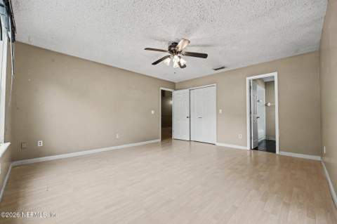 8361 Rockridge Drive, Jacksonville FL - photo 19 of 31