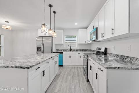 2221 Jayson Avenue, Jacksonville FL - photo 8 of 45