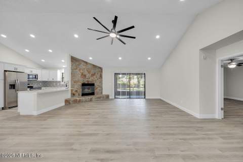 8423 Chason Road, Jacksonville FL - photo 12 of 65