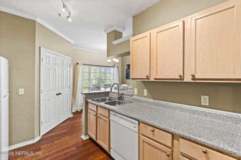 7800 POINT MEADOWS Drive #621, Jacksonville FL - photo 11 of 33