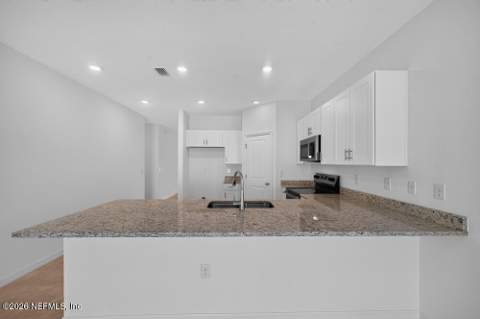8519 Lilias Circle, Jacksonville FL - photo 10 of 52