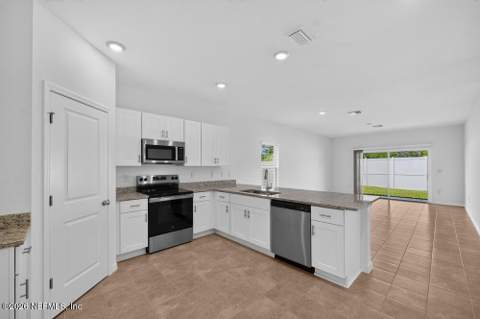 8519 Lilias Circle, Jacksonville FL - photo 11 of 52
