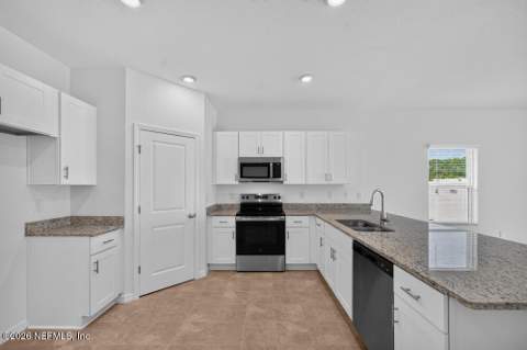 8519 Lilias Circle, Jacksonville FL - photo 7 of 52