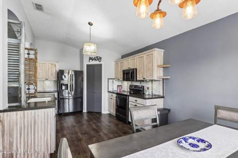 3567 Shrewsbury Drive, Jacksonville FL - photo 11 of 33